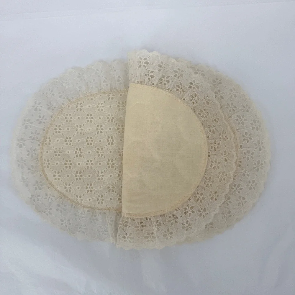 Cottage Core VTG Doily Dresser Scarves Eyelet‎ Lace Ruffle Quilted Cream 2 Pc